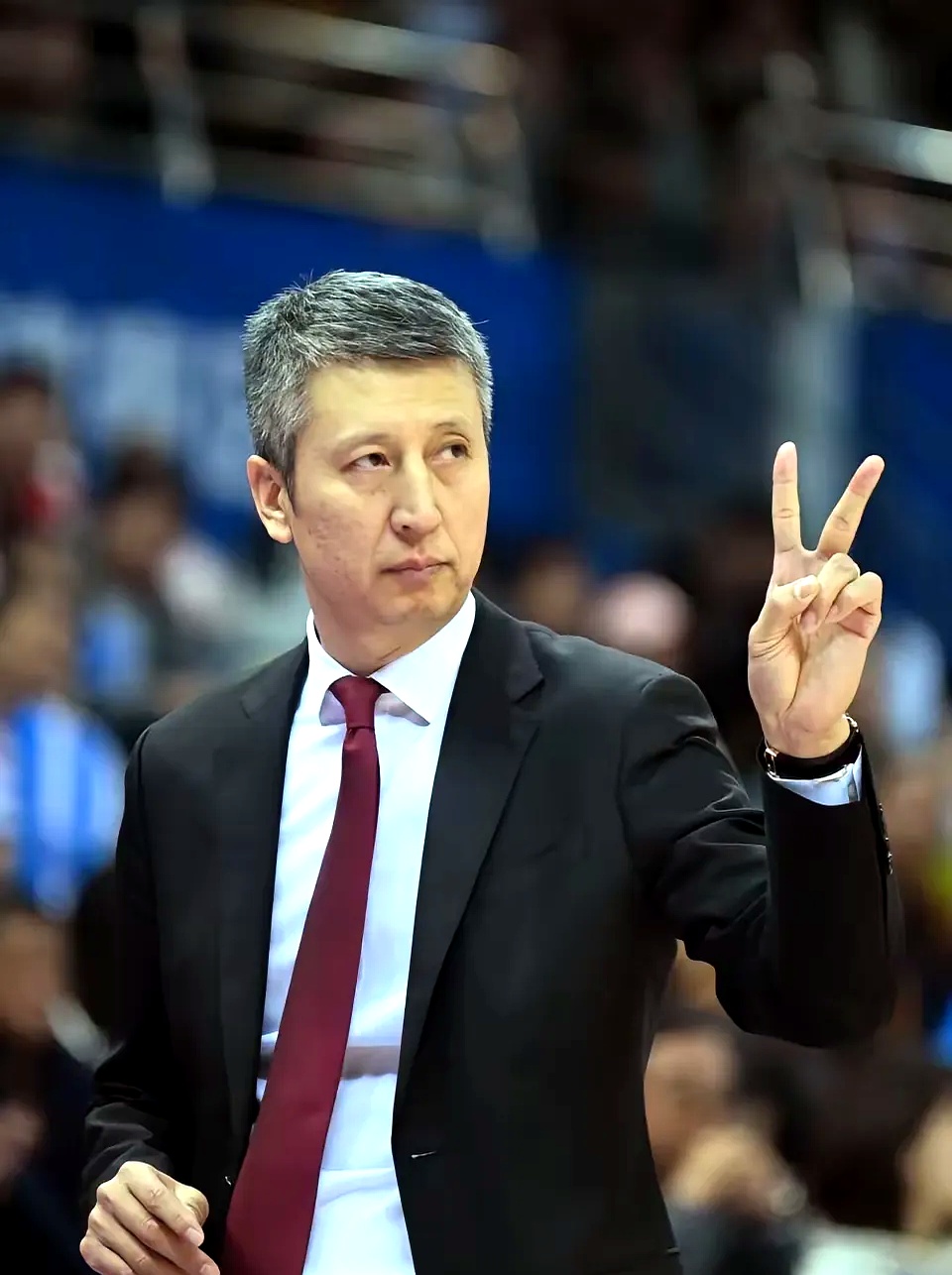 关于集结日CBA季后赛焦点战；国际米兰绝杀压哨；更衣室稳定；资深球员宣示担当的信息